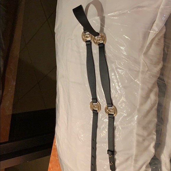 Authentic Chanel brand new with tags 4 CC buckles belt. Smart all over design. - Picture 4 of 11